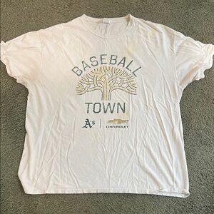 Fruit of the Loom XL White Oakland A’s Baseball Town Tee Shirt